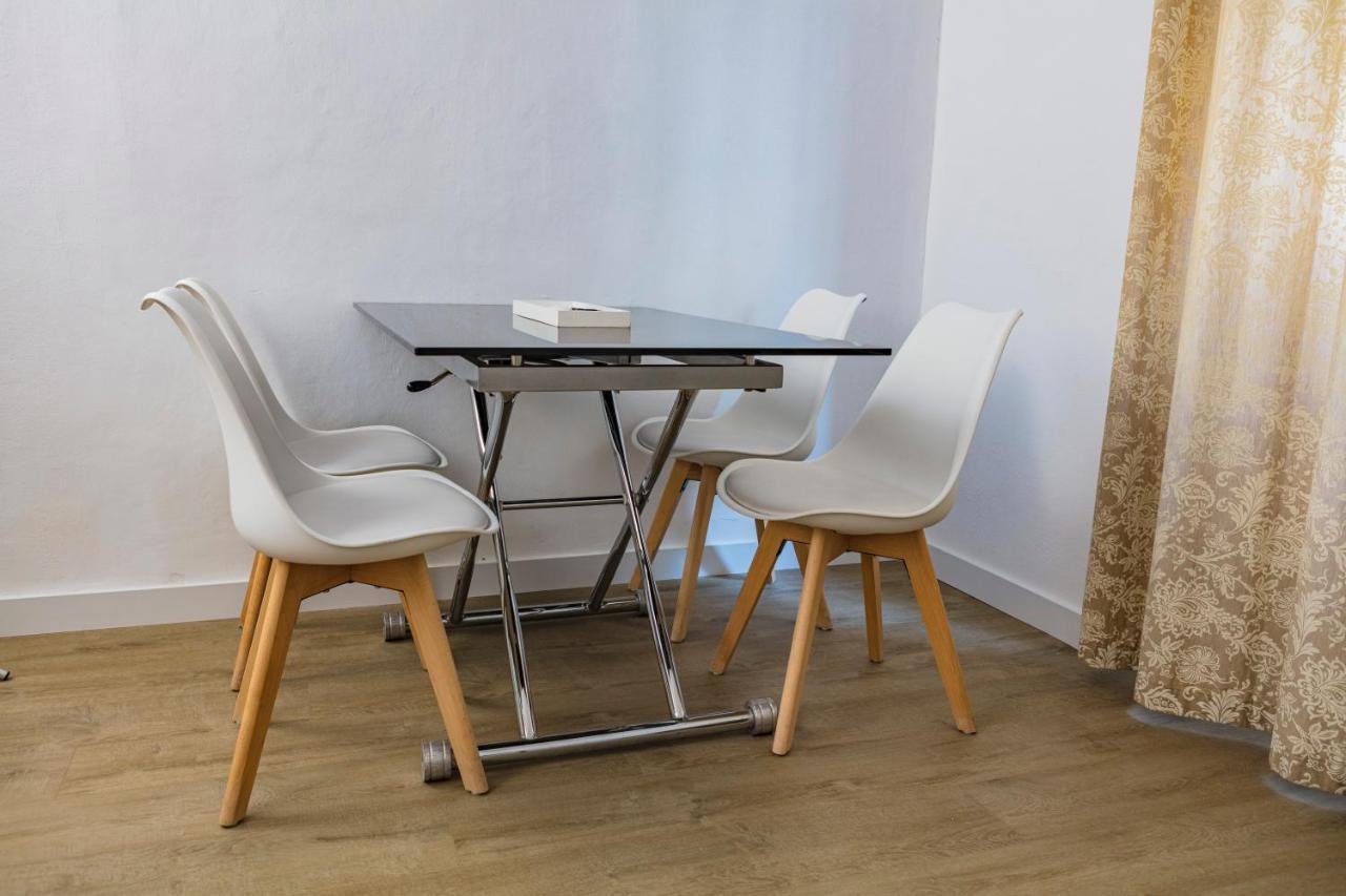 Apartment Triana Sevilla Bagian luar foto