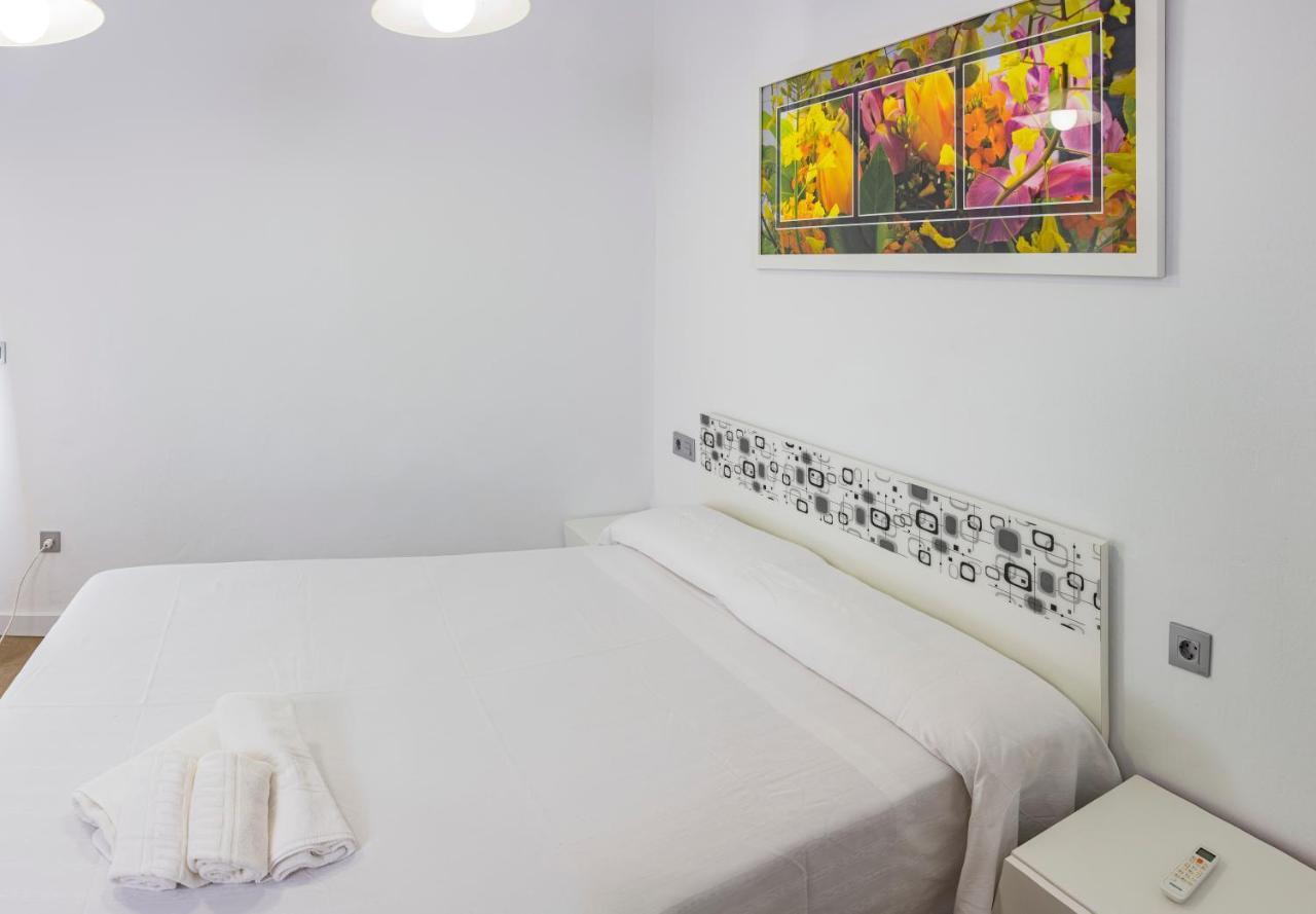Apartment Triana Sevilla Bagian luar foto